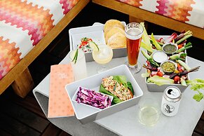 Kimpton Rowan Palm Springs Hotel by IHG