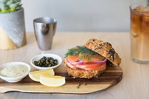 Kimpton Rowan Palm Springs Hotel by IHG