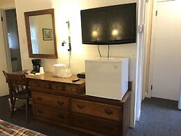 1896 House Country Inn & Motels