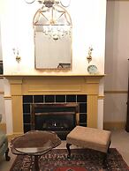 1896 House Country Inn & Motels