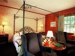 1896 House Country Inn & Motels