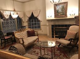 1896 House Country Inn & Motels