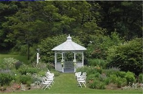 1896 House Country Inn & Motels