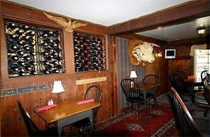 1896 House Country Inn & Motels