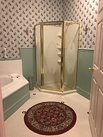 1896 House Country Inn & Motels