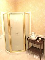 1896 House Country Inn & Motels