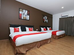 OYO 89915 East Mount Hotel