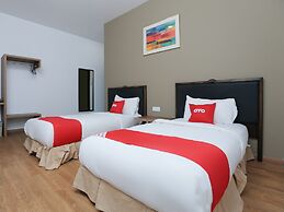 OYO 89915 East Mount Hotel