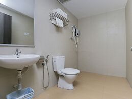 OYO 89915 East Mount Hotel