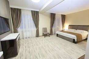 Russian seasons Park-hotel Peresvet