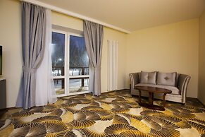 Russian seasons Park-hotel Peresvet