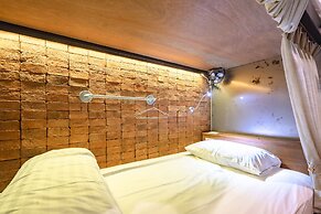 Siam Plug In Hostel