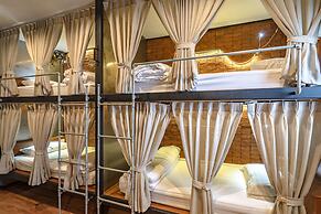 Siam Plug In Hostel