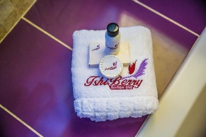 TshiBerry Bed & Breakfast