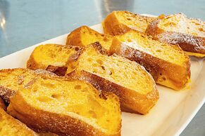 Hotel AQUA CITTA Naha