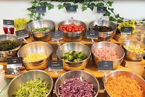 Hotel AQUA CITTA Naha