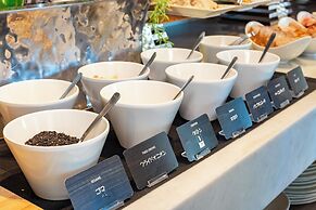 Hotel AQUA CITTA Naha