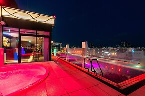 Hotel AQUA CITTA Naha