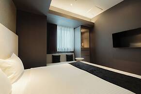 Hotel AQUA CITTA Naha