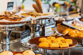 Hotel AQUA CITTA Naha