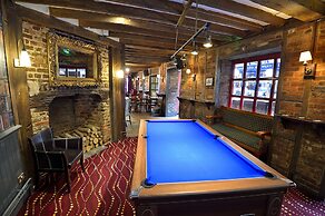 The Royal Victoria & Bull Hotel