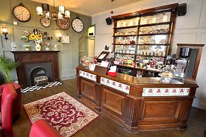 The Royal Victoria & Bull Hotel
