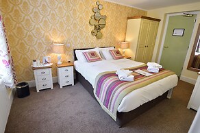 The Royal Victoria & Bull Hotel