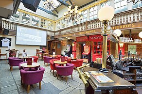 The Royal Victoria & Bull Hotel