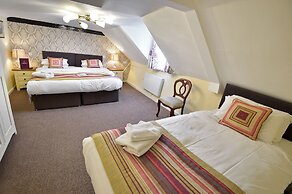 The Royal Victoria & Bull Hotel