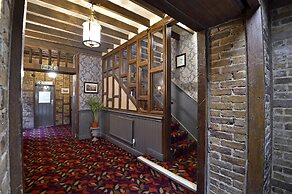 The Royal Victoria & Bull Hotel