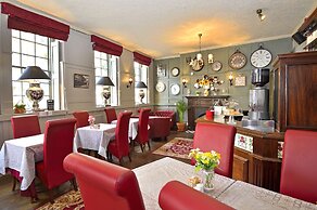 The Royal Victoria & Bull Hotel