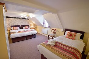 The Royal Victoria & Bull Hotel