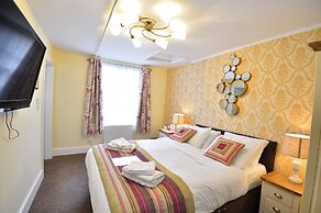 The Royal Victoria & Bull Hotel