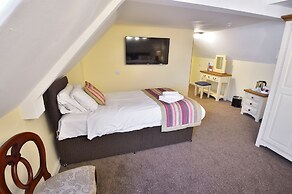 The Royal Victoria & Bull Hotel