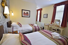 The Royal Victoria & Bull Hotel