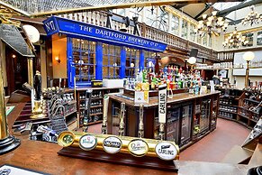 The Royal Victoria & Bull Hotel