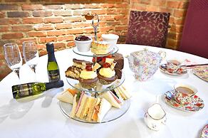 The Royal Victoria & Bull Hotel