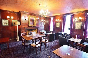 The Royal Victoria & Bull Hotel