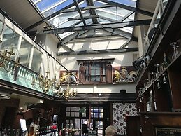 The Royal Victoria & Bull Hotel