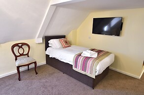 The Royal Victoria & Bull Hotel