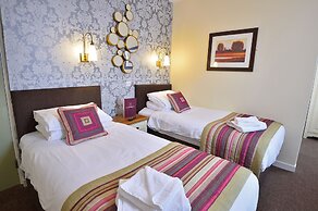 The Royal Victoria & Bull Hotel