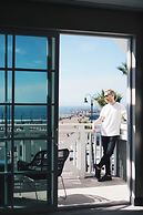 Inn at the Pier Pismo Beach, Curio Collection by Hilton