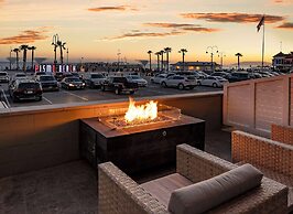 Inn at the Pier Pismo Beach, Curio Collection by Hilton