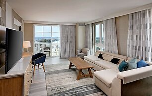 Inn at the Pier Pismo Beach, Curio Collection by Hilton