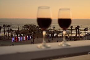 Inn at the Pier Pismo Beach, Curio Collection by Hilton