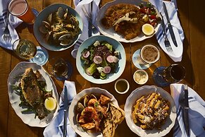 Inn at the Pier Pismo Beach, Curio Collection by Hilton