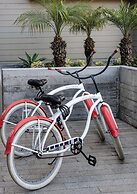 Inn at the Pier Pismo Beach, Curio Collection by Hilton