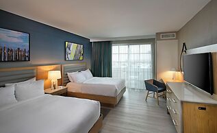 Inn at the Pier Pismo Beach, Curio Collection by Hilton