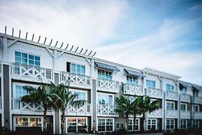 Inn at the Pier Pismo Beach, Curio Collection by Hilton