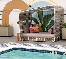 Inn at the Pier Pismo Beach, Curio Collection by Hilton